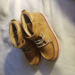 Osh Kosh boots,new